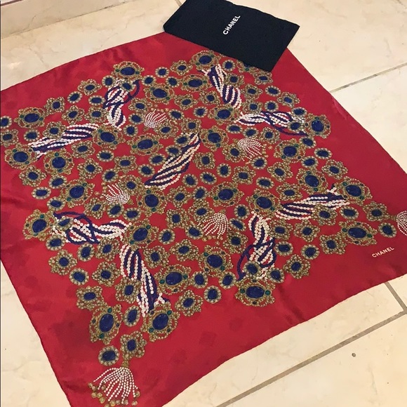 CHANEL Accessories - Chanel beautiful scarf 34X34 silk vibrant Burgandy